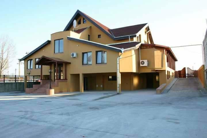 Motel Restaurant Lowe Deva Dış mekan fotoğraf