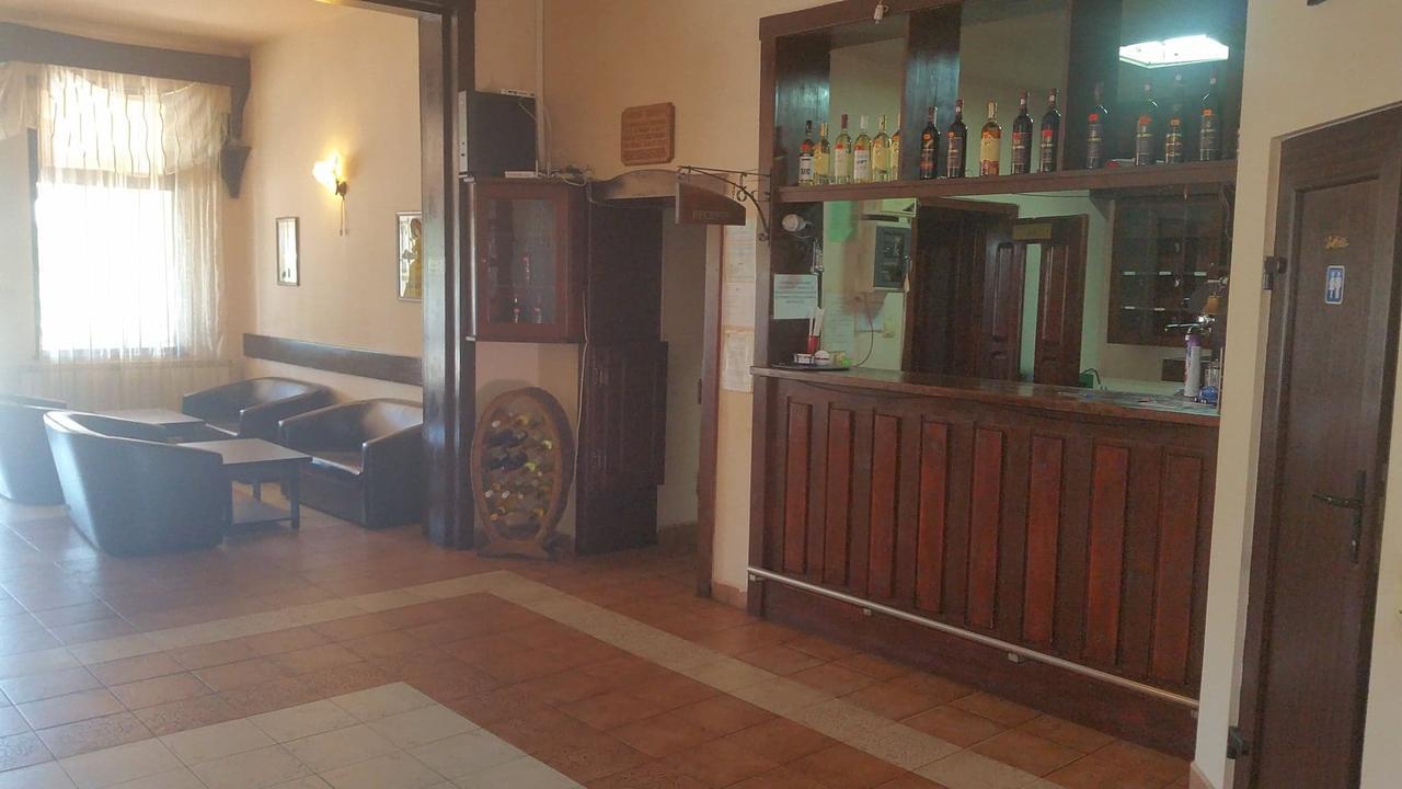 Motel Restaurant Lowe Deva Dış mekan fotoğraf