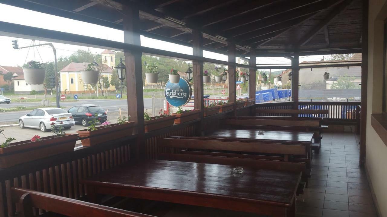 Motel Restaurant Lowe Deva Dış mekan fotoğraf