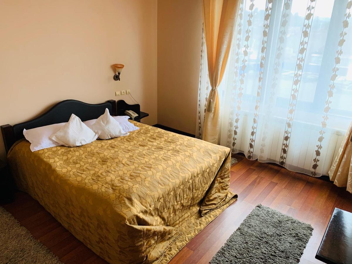 Motel Restaurant Lowe Deva Dış mekan fotoğraf